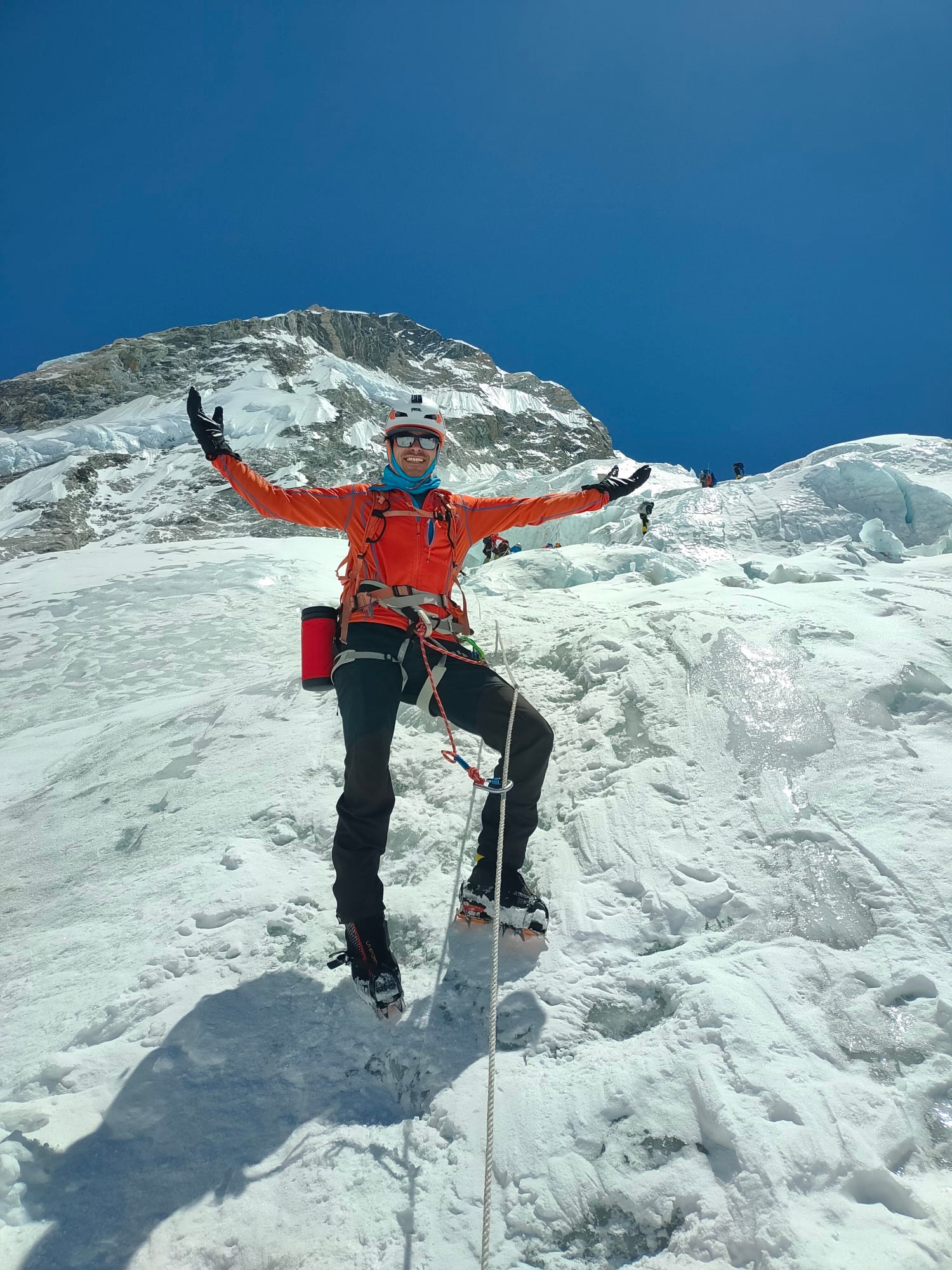 Un alpinist buzoian vrea să cucerească două dintre cele mai înalte vârfuri din lume, în mai puțin de 24 de ore