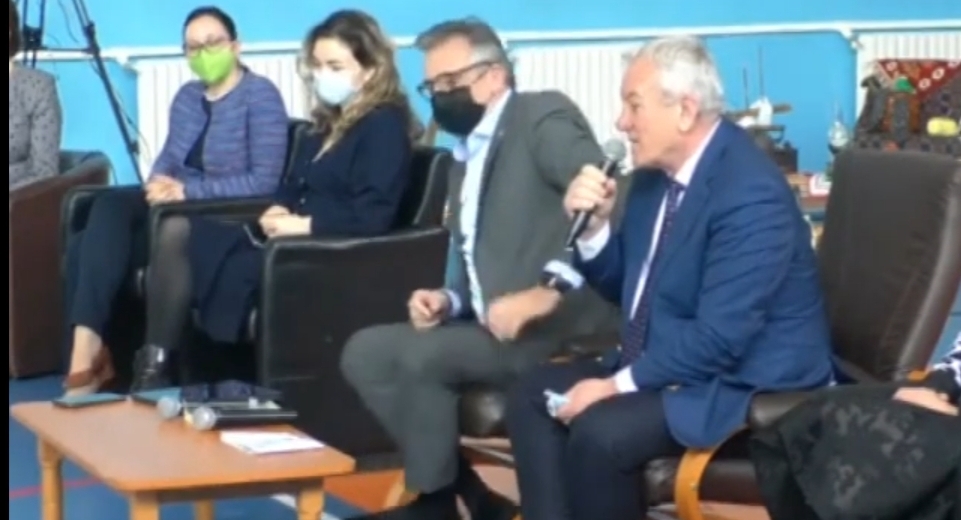 Ministrul Culturii și edilul Buzăului, alături de elevi, de „Ziua Națională a Lecturii”