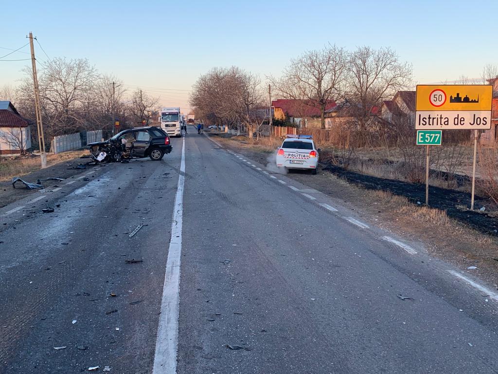 Accident cu trei vehicule, pe drumul național dintre Buzău și Ploiești, soldat cu un mort și doi răniți