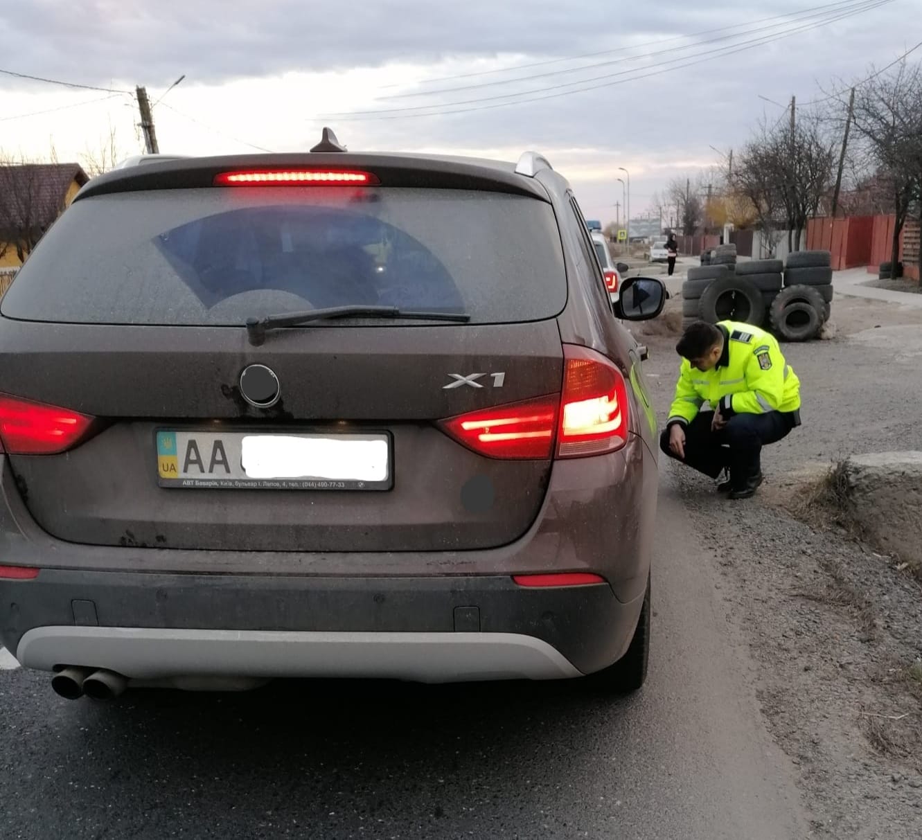 Refugiaţi din Ucraina, rămași cu maşina în pană. Ajutorul a venit de la nişte poliţişti din Buzău