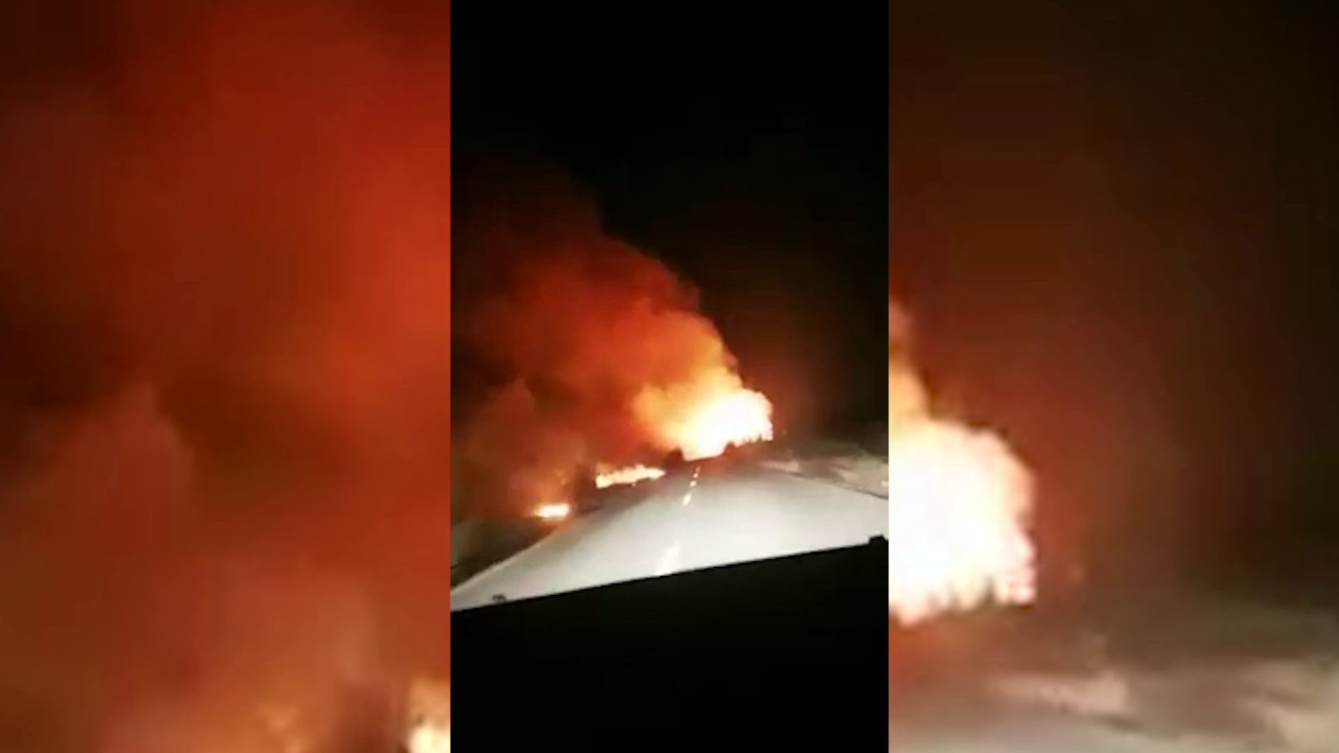 VIDEO Șoferi în pericol, pe un drum din Buzău, din cauza incendiilor de vegetație uscată. Cum intervin autoritățile