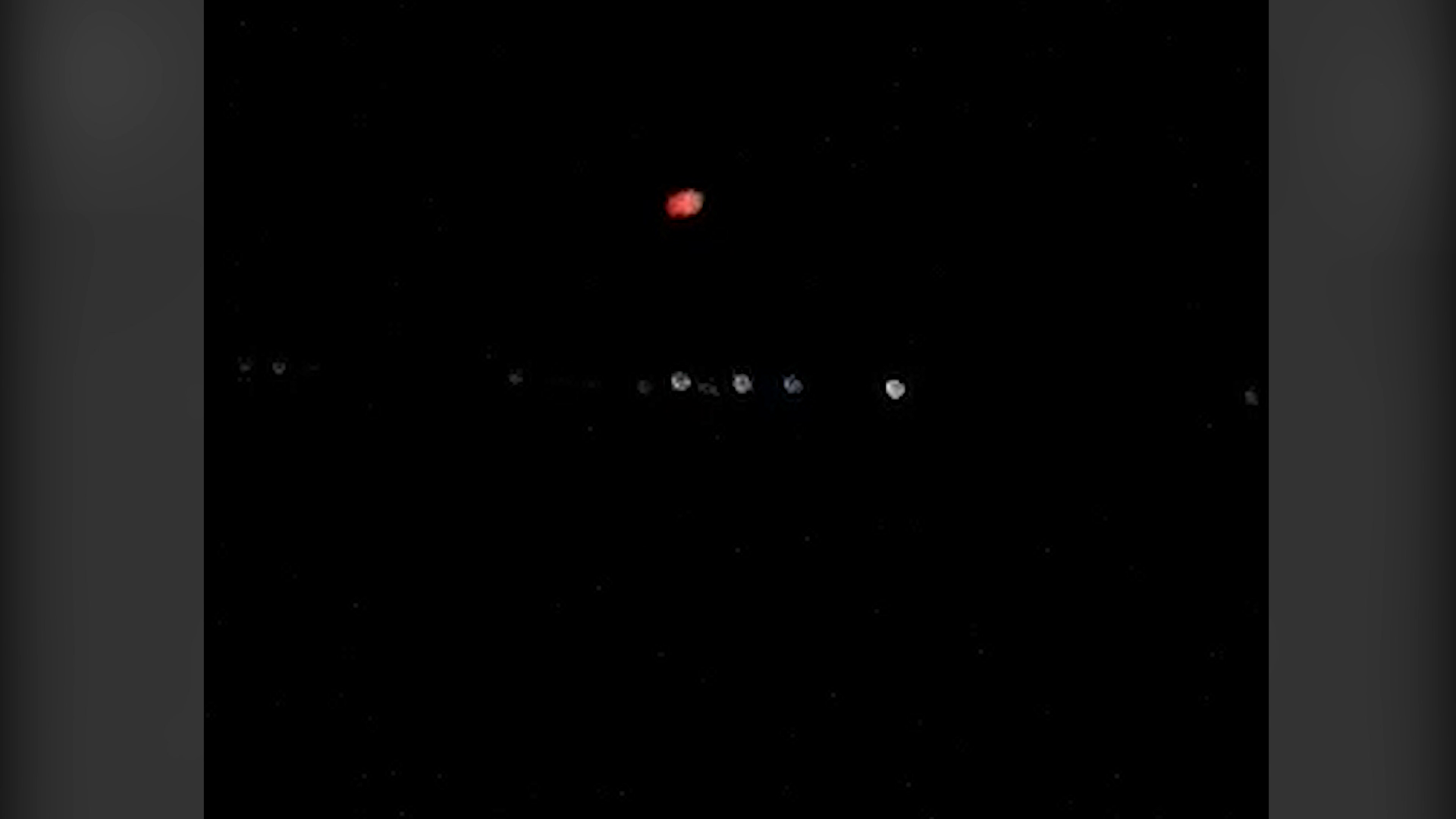 VIDEO Obiectul luminos de pe cerul Buzăului, misterios chiar şi-n opinia specialiştilor