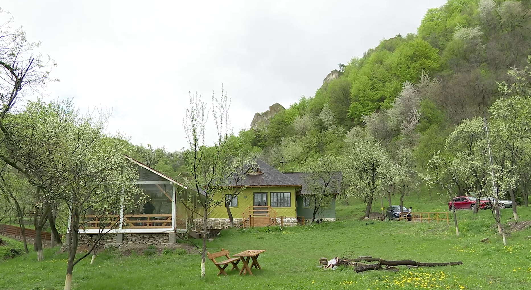 Vacanța de 1 mai, în ”Athosul românesc”. Cazarea se face într-un complex rustic