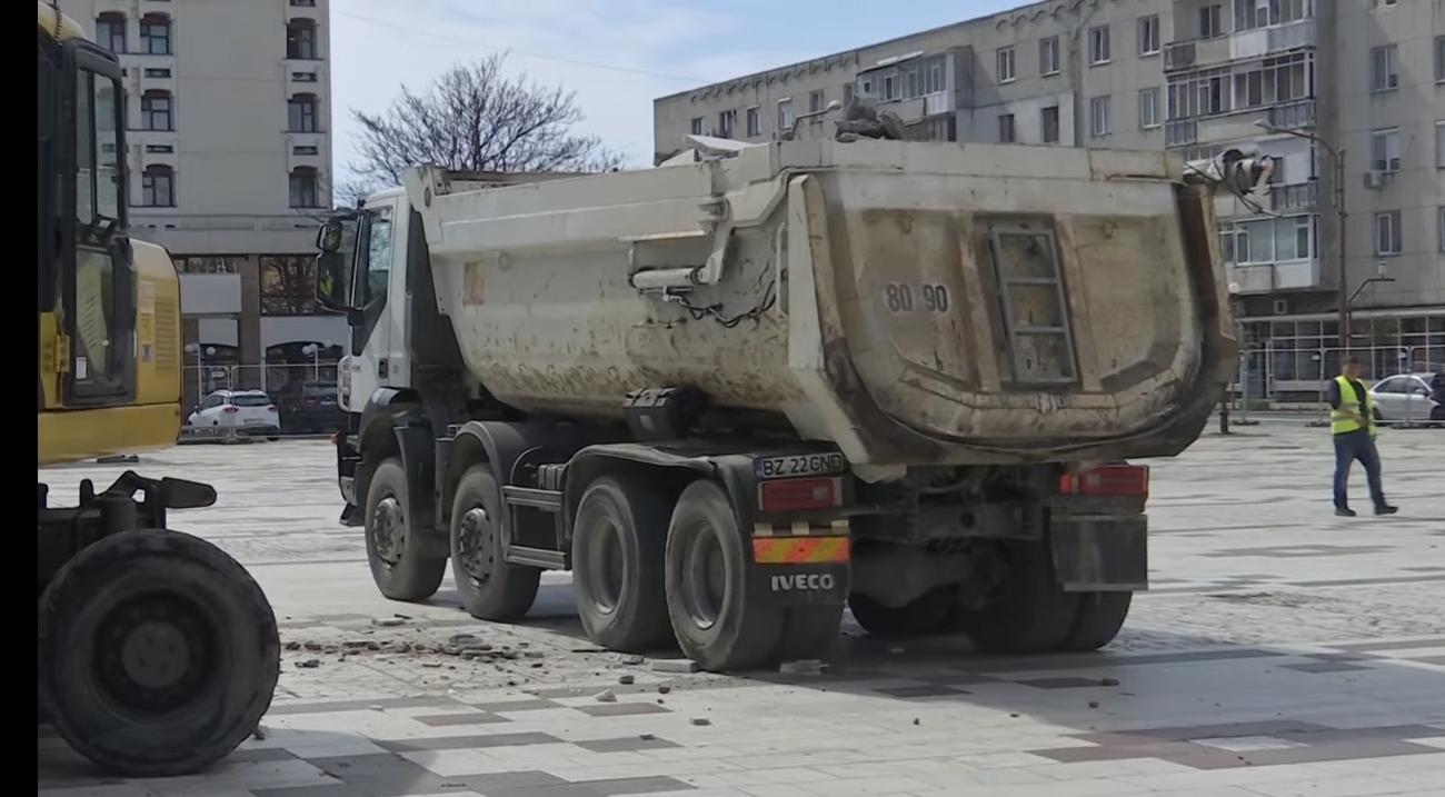 Circulația rutieră și pietonală din centrul Buzăului, reorganizată în perioada lucrărilor de reabilitare a infrastructurii