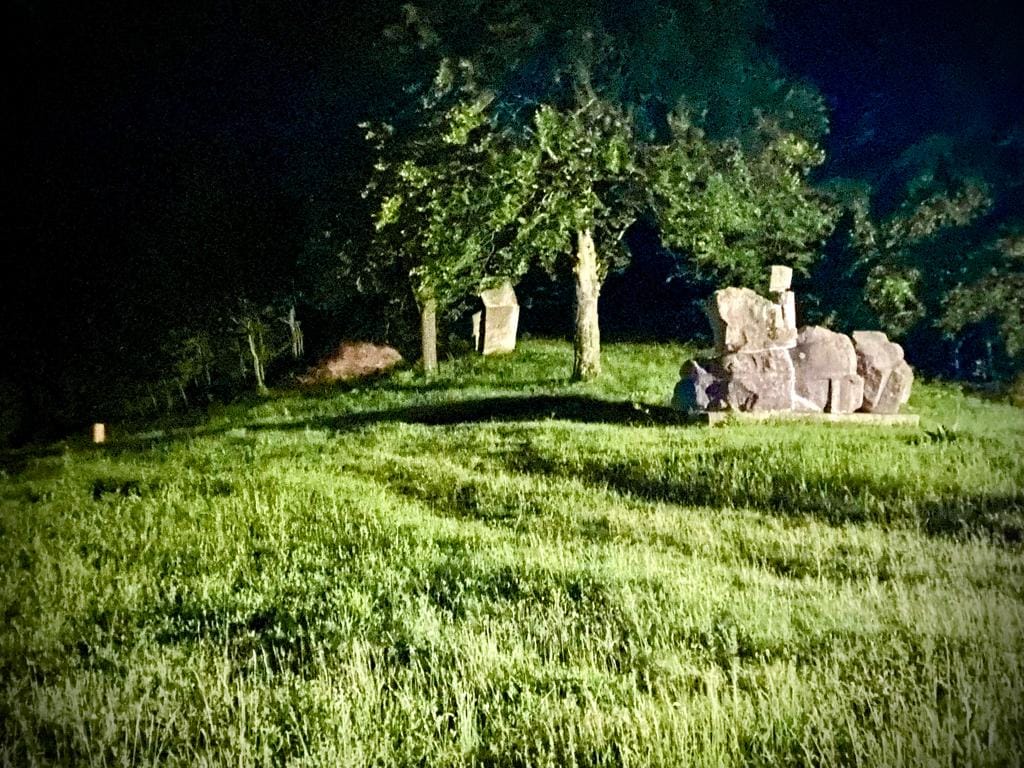 Tabăra de sculptură în aer liber de la Măgura, loc de unde stelele pot fi observate prin telescop