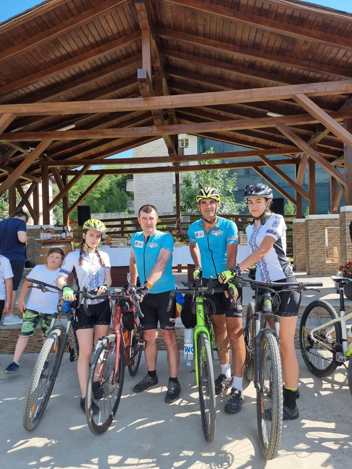 VIDEO Doi cicliști buzoieni au ”legat” Chișinăul de Buzău în doar trei zile