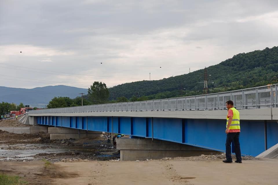 VIDEO Drumul Național 10 Buzău – Brașov scapă de restricții, după inaugurarea noului pod de la Cislău