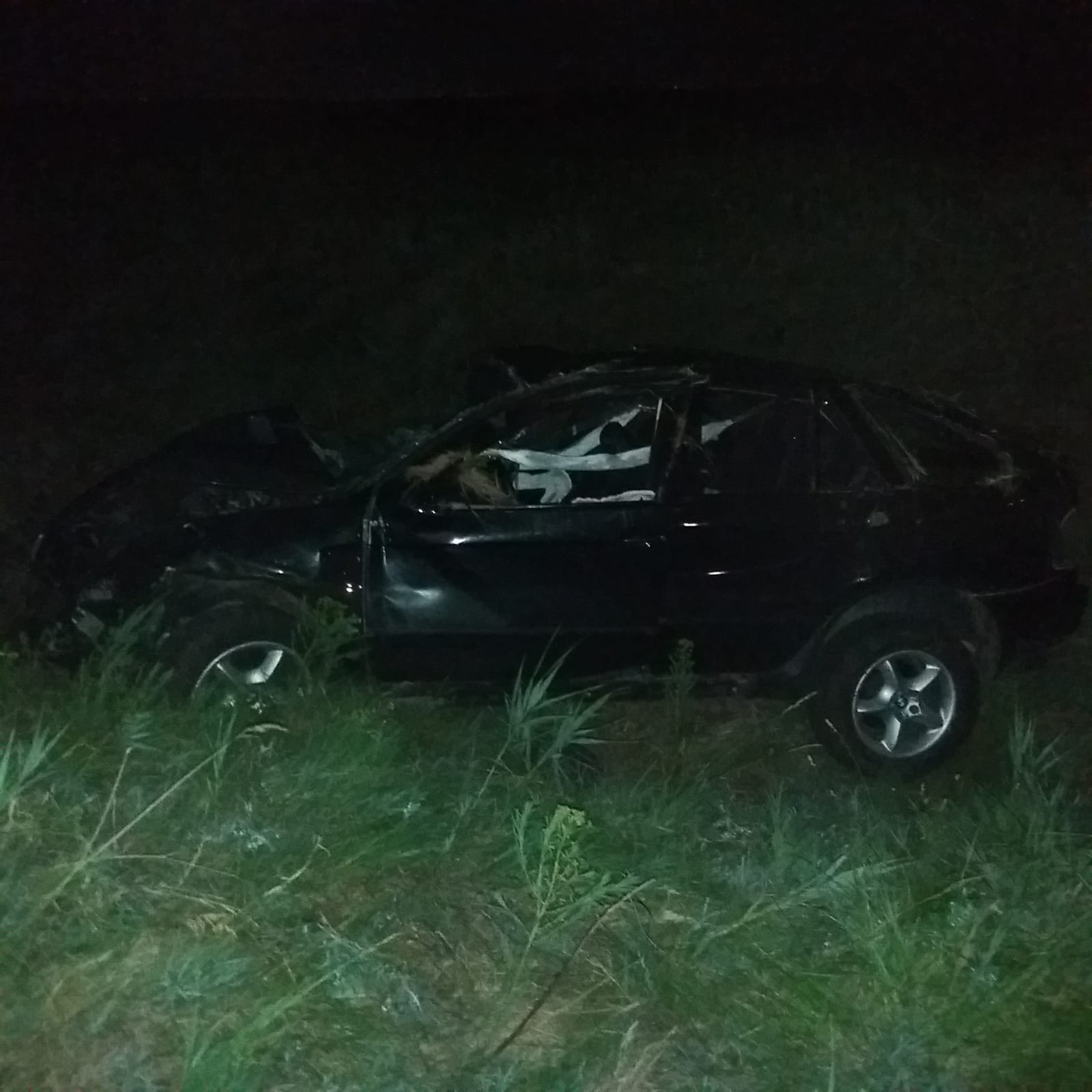 Lăutari din Mihăilești și Buzău, internați la Urgențe după ce s-au răsturnat cu mașina la Spătaru