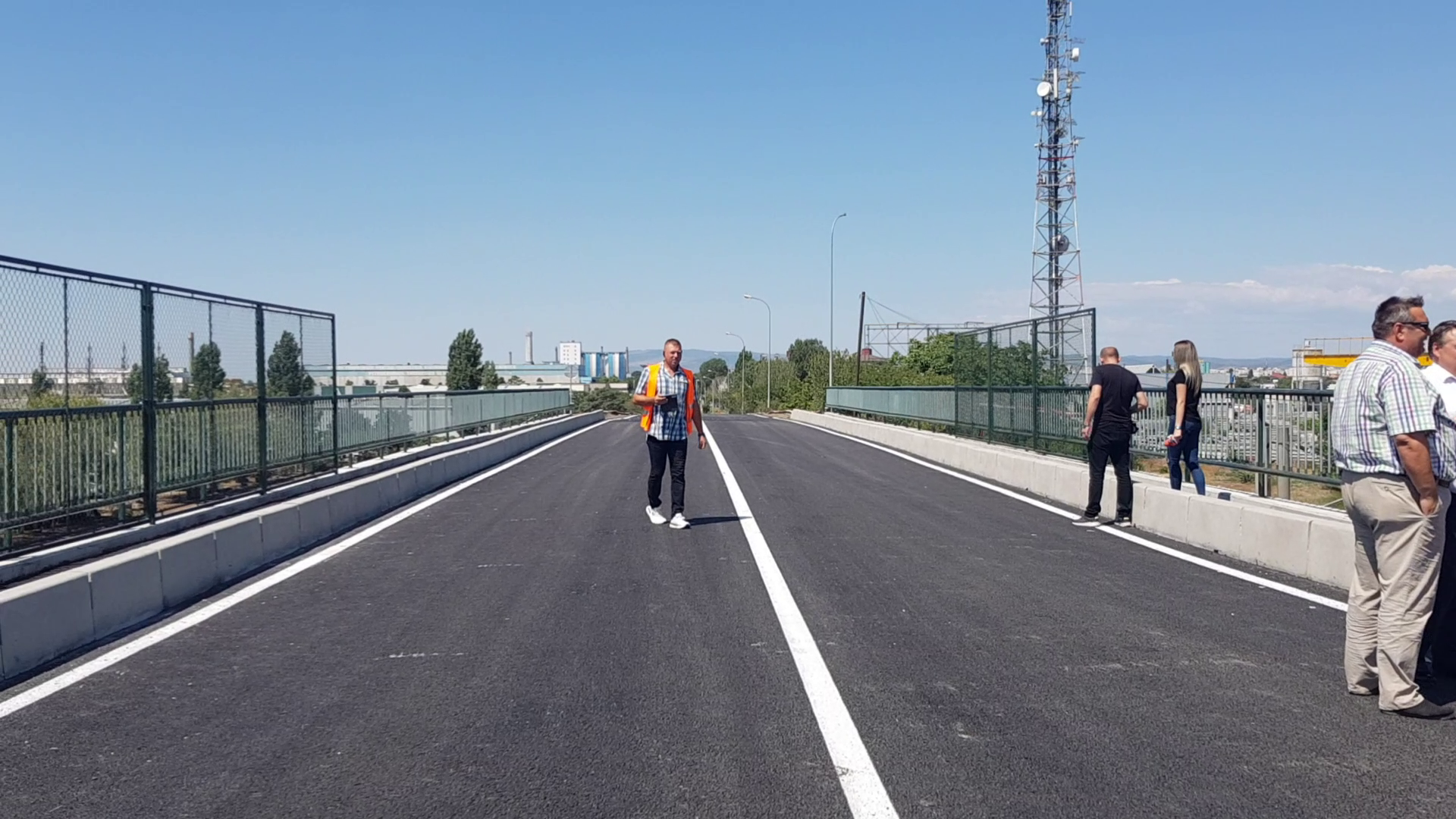 VIDEO A fost redeschis podul din zona industrială a Buzăului, folosit de șoferii care tranzitează orașul