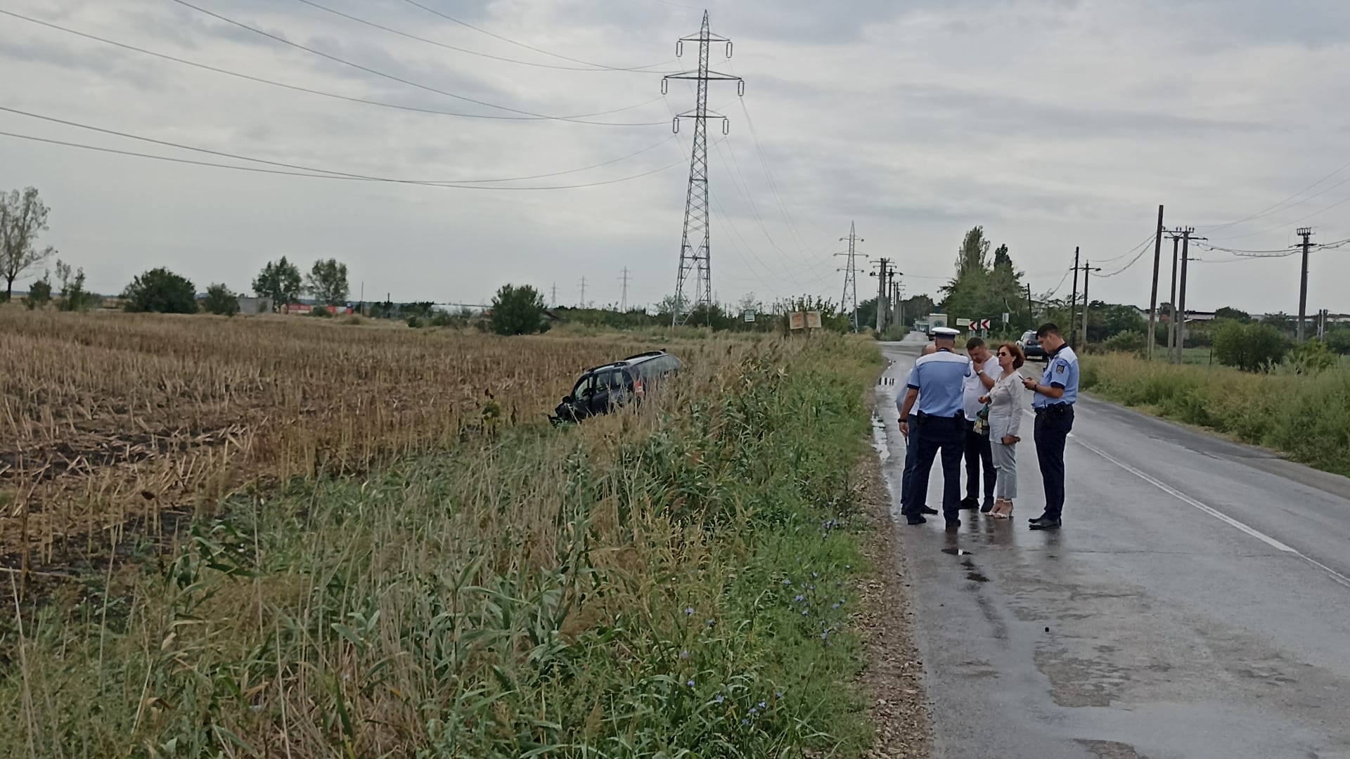 Accident cu doi răniți, la Țintești, pe un drum județean