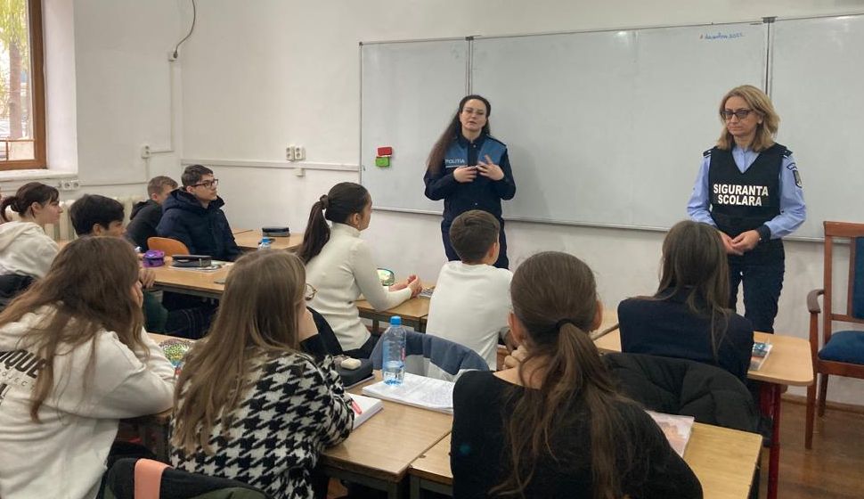 Acțiune pentru prevenirea delincvenţei juvenile, organizată la Colegiul Naţional “Alexandru Vlahuţă” din Râmnicu Sărat