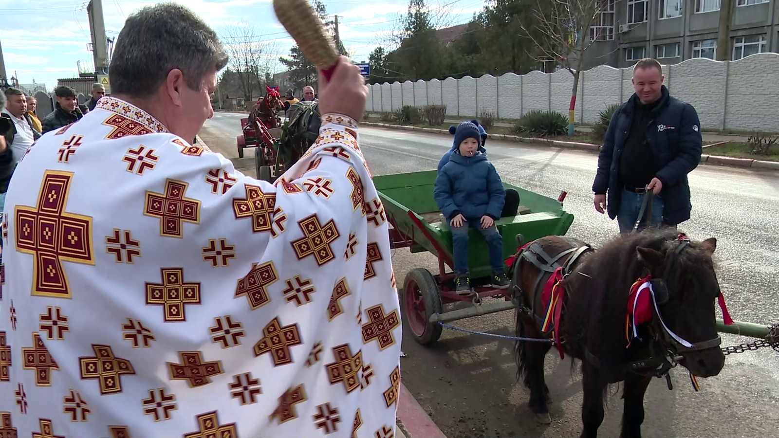 Botezul poneilor, un nou obicei în satele din Bărăgan în care caii sunt din ce în ce mai puțini