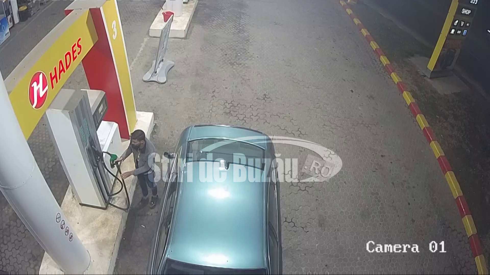 VIDEO Filmare din benzinărie cu șoferul drogat care a provocat un accident cu mașina Poliției