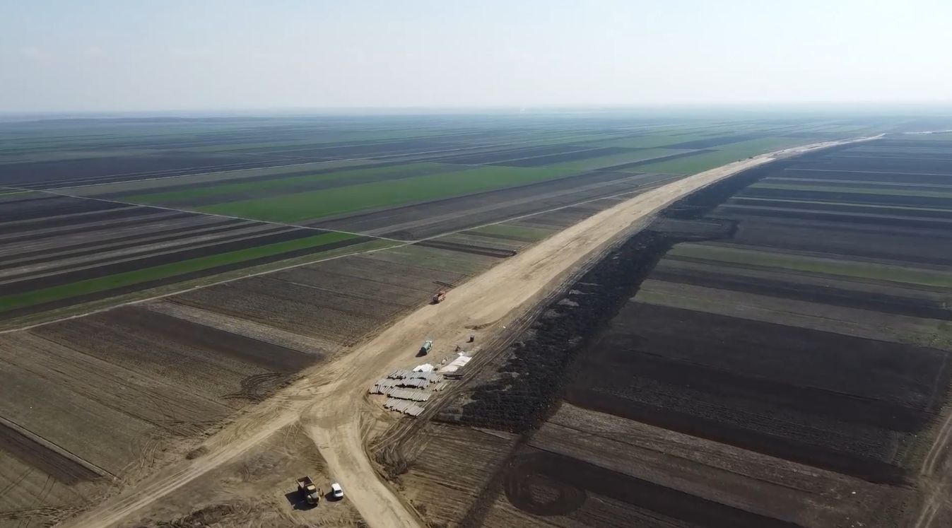 VIDEO Legumicultorii din Râmnicelu, afectați de exproprierile pentru autostrada Moldovei: unii dintre ei vor pierde dreptul la subvenția oferită de stat