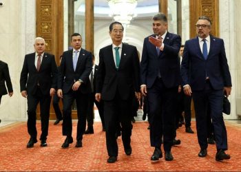 Marcel Ciolacu și Lucian Romașcanu, întâlnire cu premierul Coreei de Sud la București