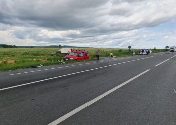 Accident cu două autoturisme, la ieșire din Râmnicu Sărat