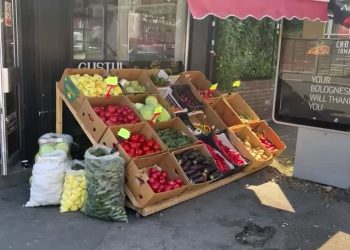 Roșiile românești sunt mai scumpe în piețele noastre decât în Anglia. Care este explicația