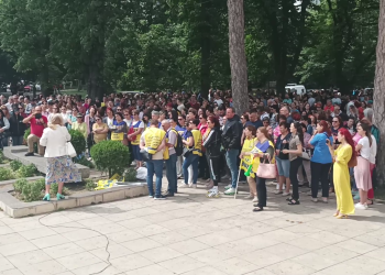 Dascălii buzoieni au continuat protestele. Îi acuză pe liderii sindicali de trădare