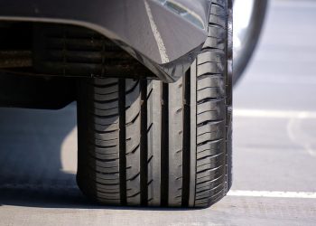 Anvelope de vară și de iarnă 205 50 R17: Tehnologie și performanță pentru orice condiții climatice