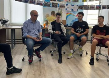 Deputatul Andi Cristea, discuții cu tinerii despre Europa, tehnologie și dezvoltare personală la centrul Europe Direct din Râmnicu Sărat