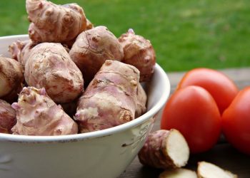 Planta cu tuberculi gustoși, propusă fermierilor români pentru că este mai rezistentă la caniculă și secetă decât grâul sau porumbul
