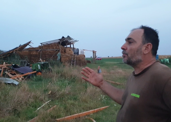 Fermă din județul Buzău, distrusă de un fenomen asemenea unei tornade. A smuls stâlpi și acoperișuri