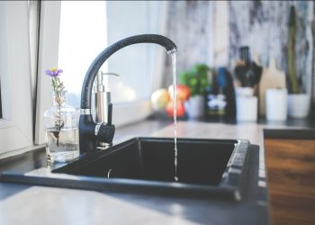 Beneficiile unui hidrofor în asigurarea apei în gospodărie