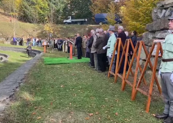 VIDEO Ceremonial impresionant, la Monumentul „Ostașului Erou” din Siriu