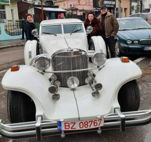 Autoturism de epocă unicat, cumpărat din Statele Unite de un cunoscut medic buzoian