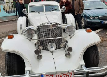 Autoturism de epocă unicat, cumpărat din Statele Unite de un cunoscut medic buzoian