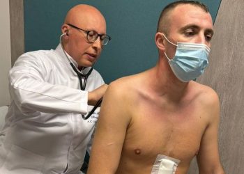 Acasă îl așteaptă o fetiță de 3 ani și soția însărcinată, însă el se luptă cu un cancer agresiv. Se strâng bani pentru un miracol!