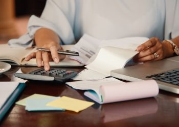 Avantajele și dezavantajele unui loc de muncă în străinătate