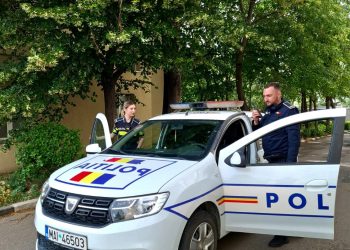 Cum s-au implicat doi tineri polițiști în salvarea unui bărbat căzut în fântână