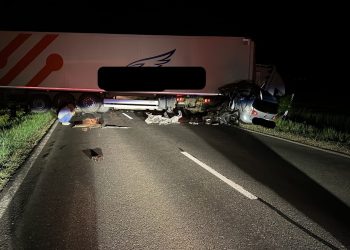 Tragedie în Vinerea Mare. O șoferiță de 29 de ani a murit în coliziunea cu un camion