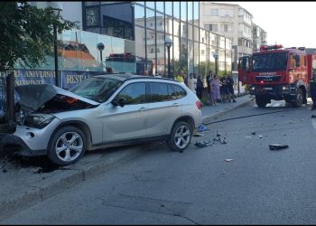 Accident teribil în centrul Buzaului. Doi răniți au fost transportati la spital
