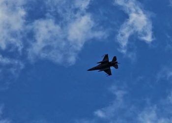 VIDEO Spectacol aerian la Boboc, cu participarea în premieră a aeronavelor F-18 și Eurofighter