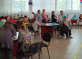 VIDEO Au dat buzna la Casa de Pensii, nemulțumiți după recalculare