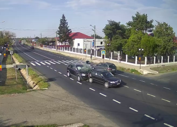 VIDEO Femeie rănită într-o coliziune produsă pe E85. Accidentul a fost surprins de o cameră