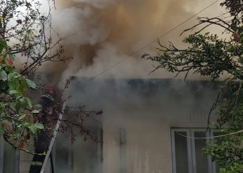 Incendiu soldat cu o victimă, lângă Râmnicu Sărat. O bătrână a fost găsită decedată