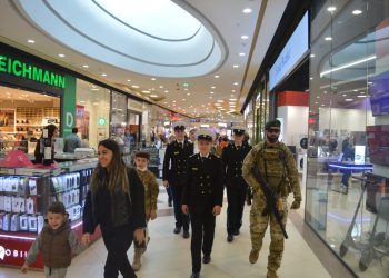 Motivul pentru care militarii buzoieni au mers la mall. Ce evenimente vor mai organiza
