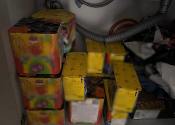 Captură importantă de articole pirotehnice periculoase. Rețea de comerț ilegal cu artificii, destructurată de polițiști