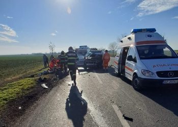 Accident grav pe DN2 E85. Coliziune între trei mașini, soldată cu un mort și doi răniți