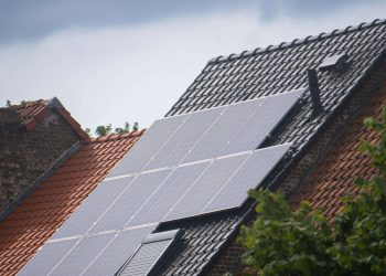 Soluții Eficiente Pentru Economisirea Energiei De Ce Să Alegi Un Kit Fotovoltaic