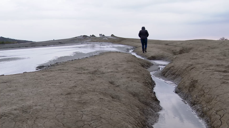 Vulcani Rosu Sacuiu (2)