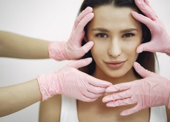 Ghid Pentru începători Ce Trebuie Să știi Despre Tratamentele Faciale Cu Acid Poli L Lactic