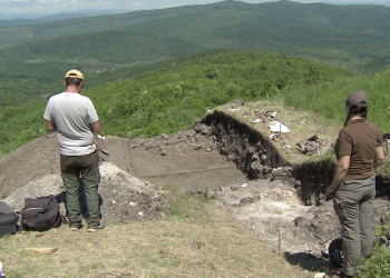Morminte vechi de peste 4.000 de ani, descoperite la Năieni. Arheologii au reluat săpăturile după 22 de ani