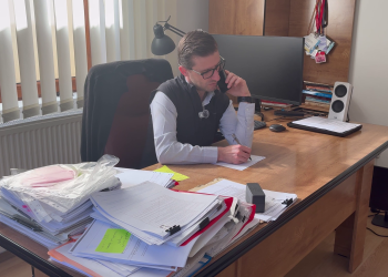 Fără contabil, fără plăți. Primăria comunei Lopătari nu mai poate achita salarii și facturi