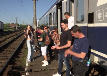 Probleme pe calea ferată. Tren InterRegio blocat în județul Buzău, din cauza unei căderi de tensiune