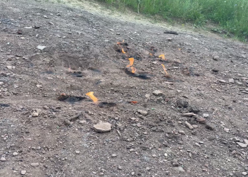 Accesul spre Focul Viu, blocat după distrugerile provocate de vehicule de teren. Localnicii aprobă măsura
