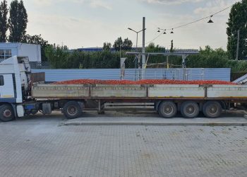 Cel mai ieftin suc de roșii din România, la Buzău. Fabrica Legume Fructe a dat startul vânzărilor la doar 3,5 lei/litru